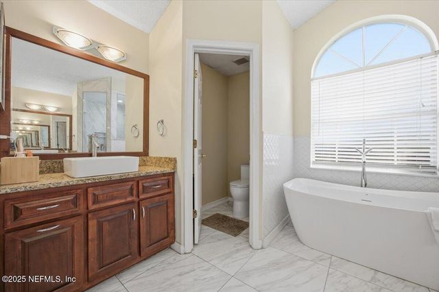 6137 QUIET COUNTRY Lane, Jacksonville, FL 32218