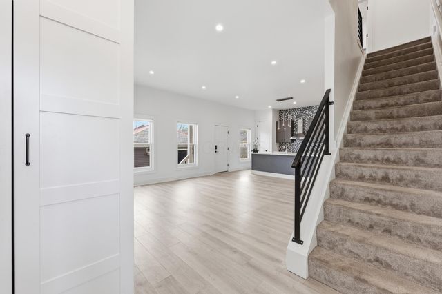 1102 Summit Street, Columbus, OH 43201