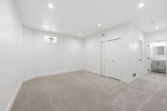 1102 Summit Street, Columbus, OH 43201