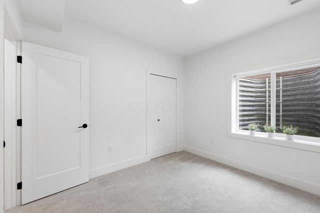 1102 Summit Street, Columbus, OH 43201