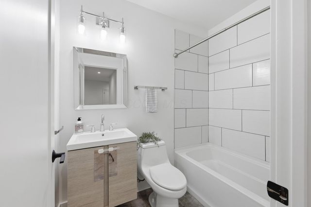 1102 Summit Street, Columbus, OH 43201