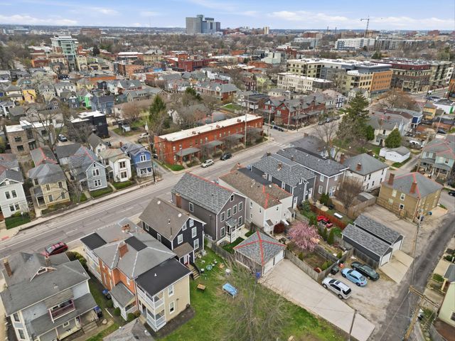 1102 Summit Street, Columbus, OH 43201