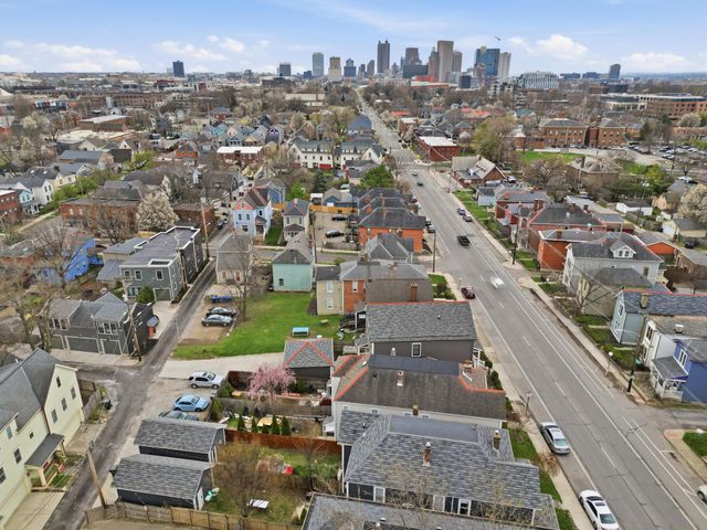 1102 Summit Street, Columbus, OH 43201