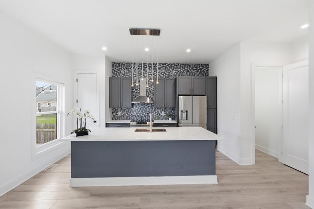 1102 Summit Street, Columbus, OH 43201
