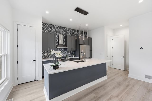1102 Summit Street, Columbus, OH 43201
