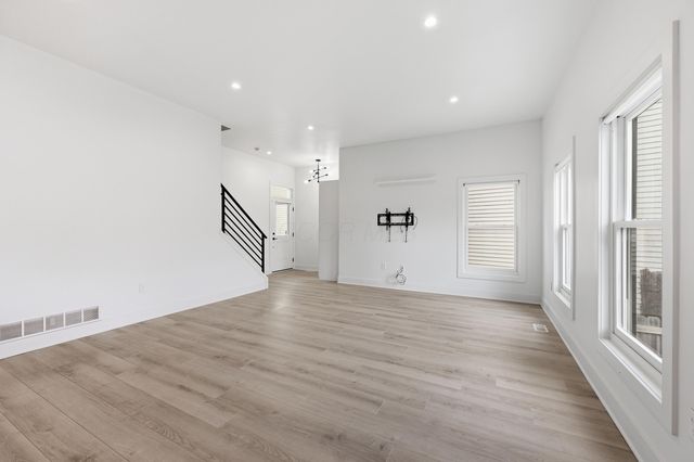 1102 Summit Street, Columbus, OH 43201