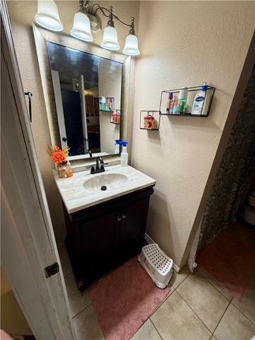 8229 Chestnut Drive, Rogers, AR 72756