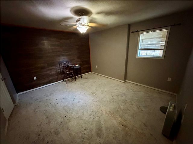 8229 Chestnut Drive, Rogers, AR 72756