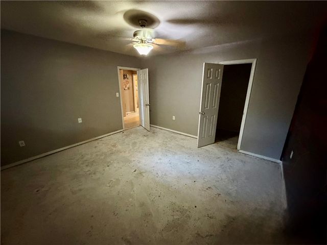 8229 Chestnut Drive, Rogers, AR 72756