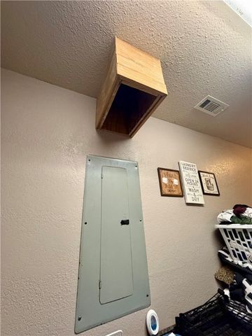 8229 Chestnut Drive, Rogers, AR 72756