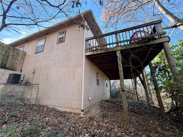 8229 Chestnut Drive, Rogers, AR 72756