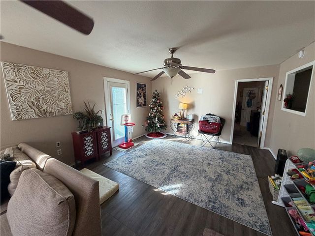 8229 Chestnut Drive, Rogers, AR 72756