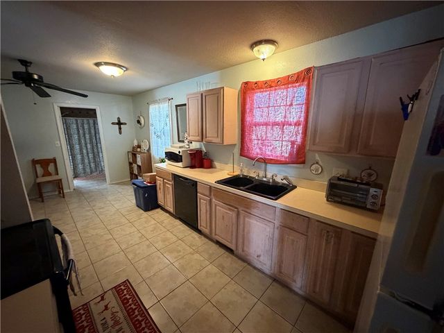 8229 Chestnut Drive, Rogers, AR 72756