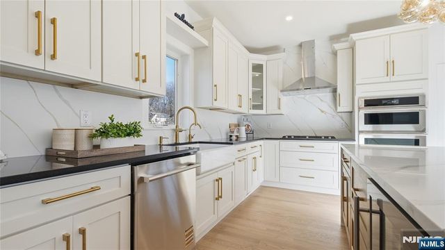 4 Hilltop, Essex Fells, NJ 07021