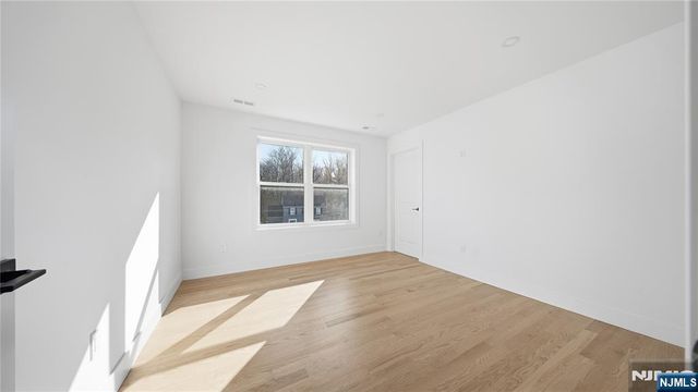 4 Hilltop, Essex Fells, NJ 07021