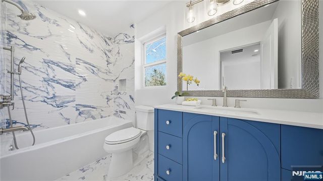 4 Hilltop, Essex Fells, NJ 07021