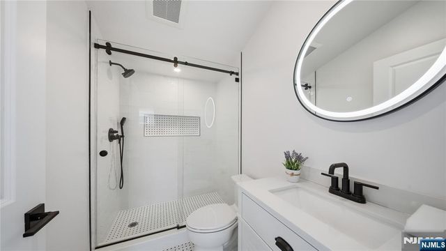 4 Hilltop, Essex Fells, NJ 07021