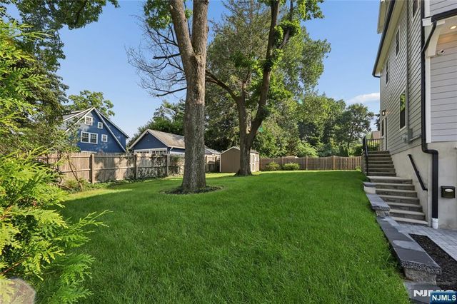4 Hilltop, Essex Fells, NJ 07021