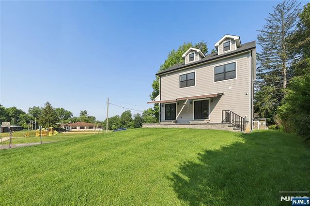 4 Hilltop, Essex Fells, NJ 07021