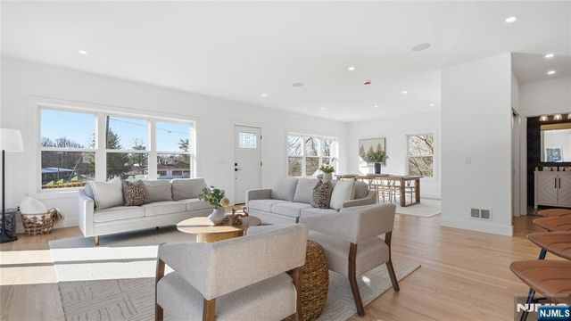 4 Hilltop, Essex Fells, NJ 07021