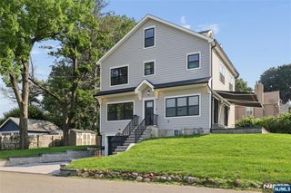 4 Hilltop, Essex Fells, NJ 07021