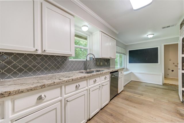 5019 Oak Forest Drive, Houston, TX 77018