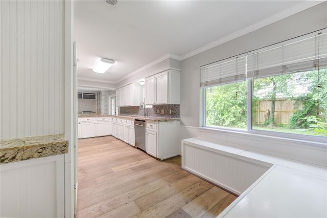 5019 Oak Forest Drive, Houston, TX 77018