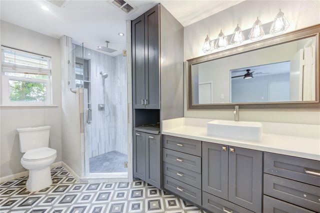 5019 Oak Forest Drive, Houston, TX 77018