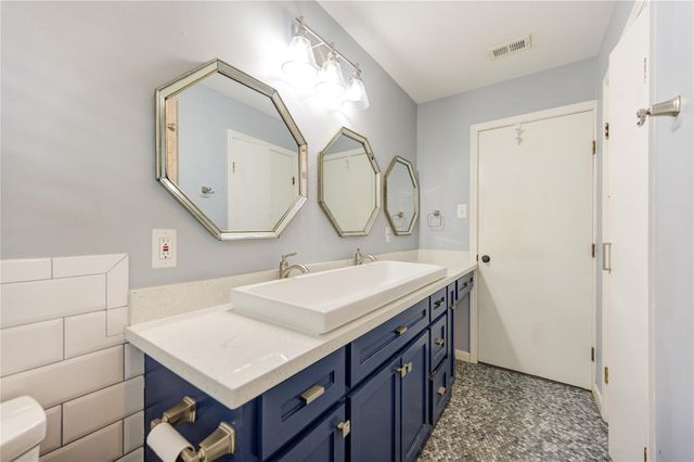 5019 Oak Forest Drive, Houston, TX 77018
