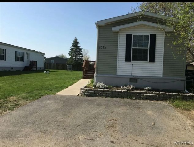 109B Elmhurst, Lockport City, NY 14094