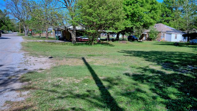 700 S Broad Street, St Jo, TX 76265