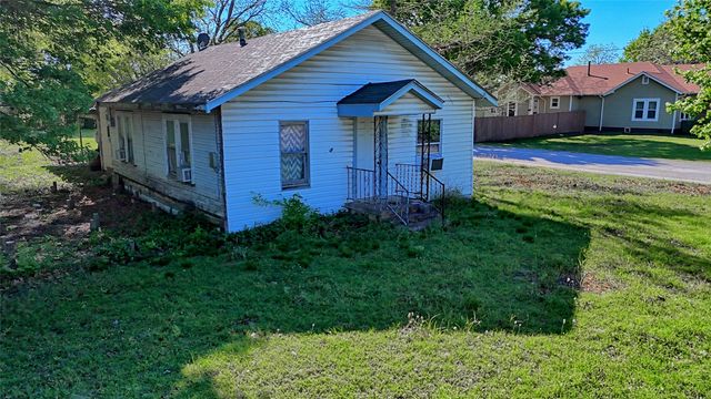 700 S Broad Street, St Jo, TX 76265
