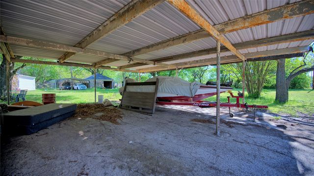 700 S Broad Street, St Jo, TX 76265