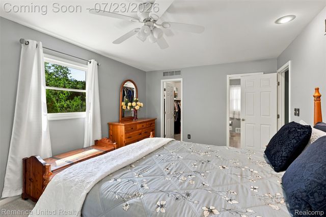 11922 Cody Creek Court, Green Oak Township, MI 48178