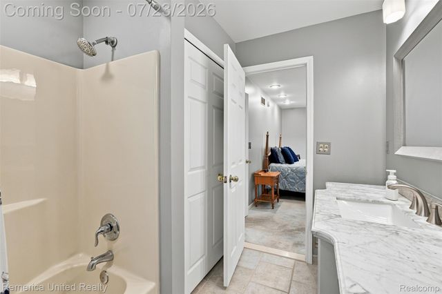 11922 Cody Creek Court, Green Oak Township, MI 48178
