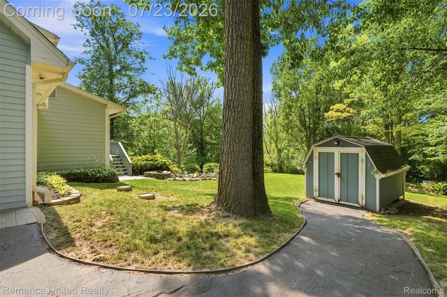 11922 Cody Creek Court, Green Oak Township, MI 48178