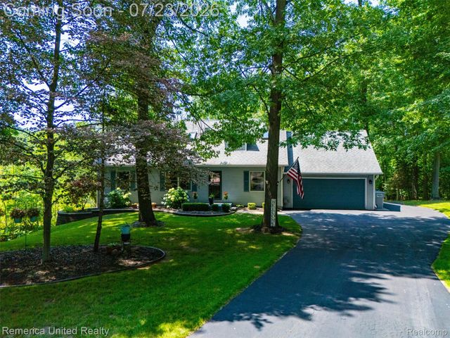 11922 Cody Creek Court, Green Oak Township, MI 48178