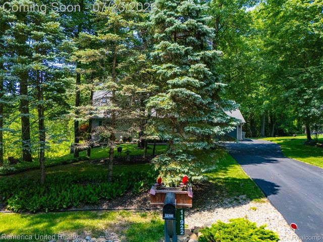 11922 Cody Creek Court, Green Oak Township, MI 48178