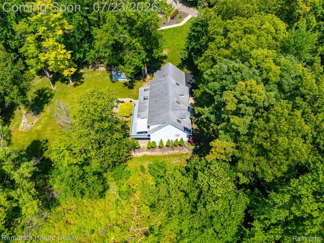 11922 Cody Creek Court, Green Oak Township, MI 48178