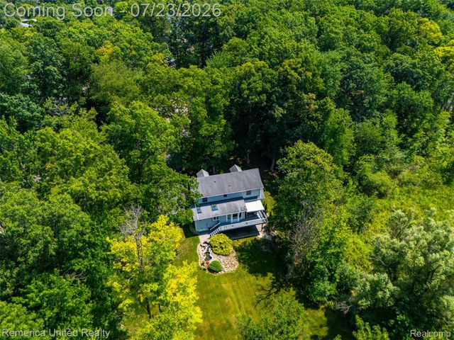 11922 Cody Creek Court, Green Oak Township, MI 48178