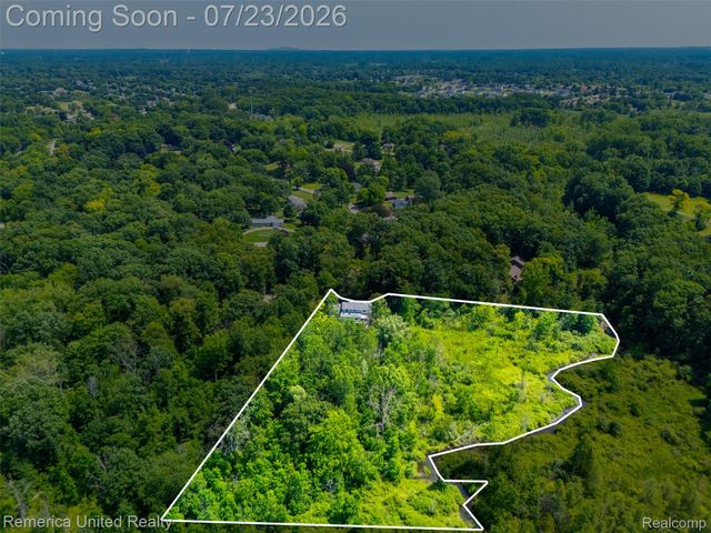 11922 Cody Creek Court, Green Oak Township, MI 48178
