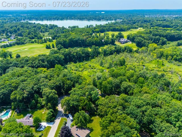 11922 Cody Creek Court, Green Oak Township, MI 48178