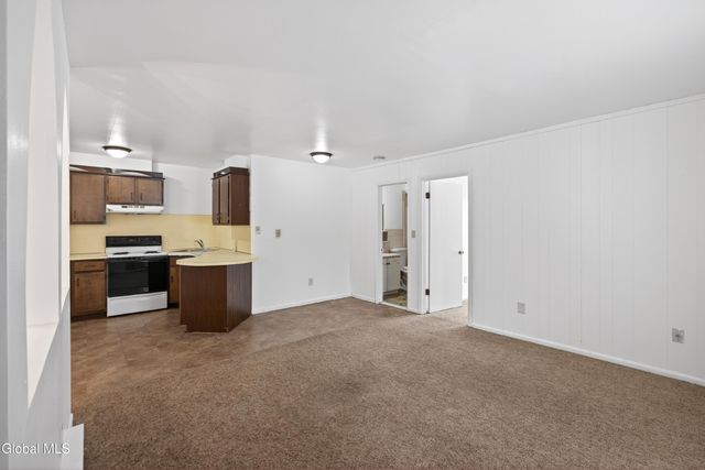 110 Southwoods Court, Rotterdam, NY 12306