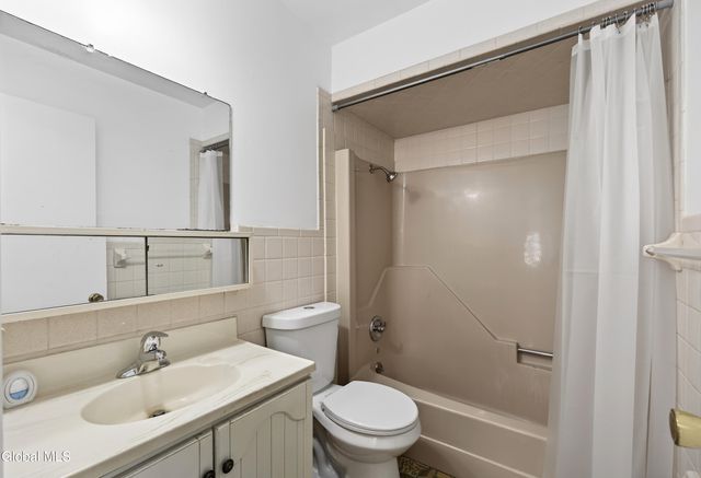 110 Southwoods Court, Rotterdam, NY 12306