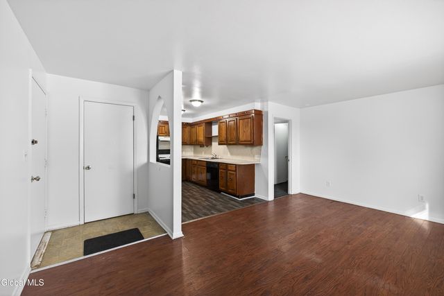 110 Southwoods Court, Rotterdam, NY 12306