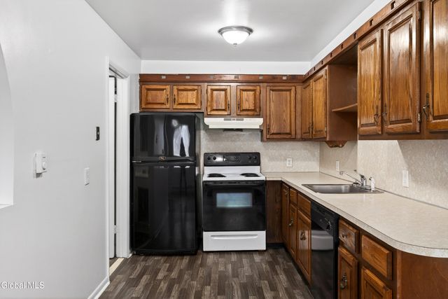 110 Southwoods Court, Rotterdam, NY 12306