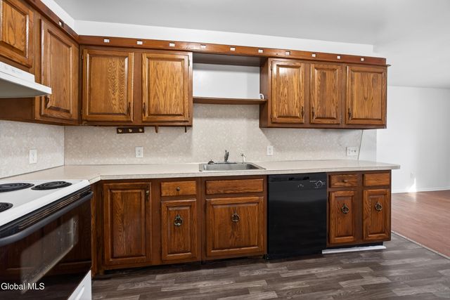 110 Southwoods Court, Rotterdam, NY 12306