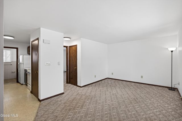 110 Southwoods Court, Rotterdam, NY 12306