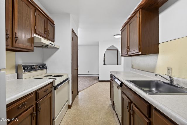 110 Southwoods Court, Rotterdam, NY 12306