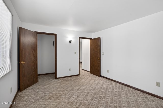 110 Southwoods Court, Rotterdam, NY 12306